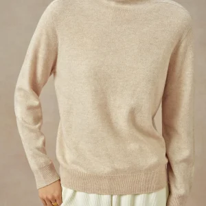 Women’s Classic Round Neck Wool Pullover Soft Long Sleeve Knit Top in Neutral Colors